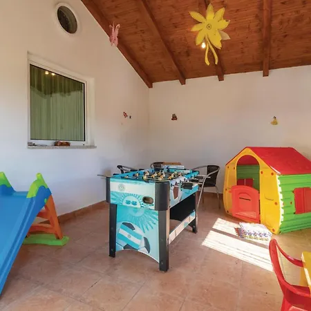 Holiday home 5 Bedroom Pet Friendly In *