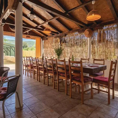 5 Bedroom Pet Friendly In * Banj