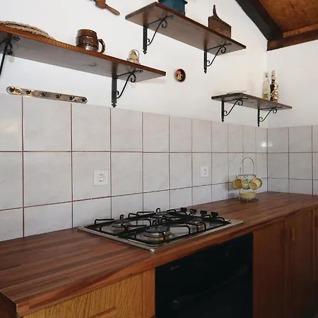 Holiday home 5 Bedroom Pet Friendly In