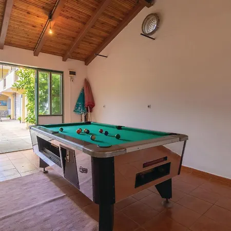 Holiday home 5 Bedroom Pet Friendly In Banj