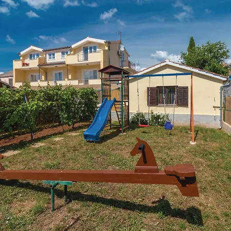 Holiday home 5 Bedroom Pet Friendly In