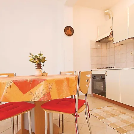 Holiday home 5 Bedroom Pet Friendly In *