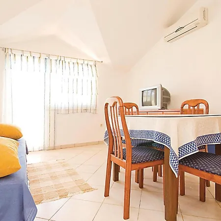 5 Bedroom Pet Friendly In Holiday home *