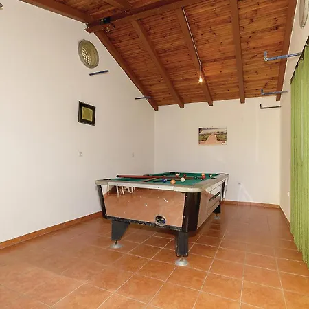 5 Bedroom Pet Friendly In