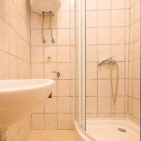 Holiday home 5 Bedroom Pet Friendly In
