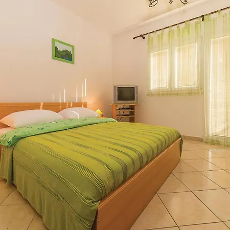 5 Bedroom Pet Friendly In